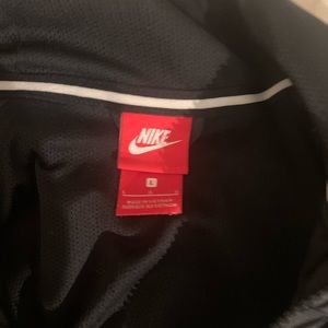 Nike women’s Windbreaker
